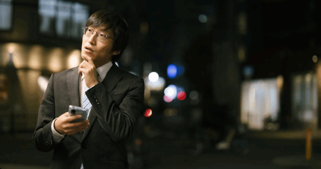 悩んでいる男性